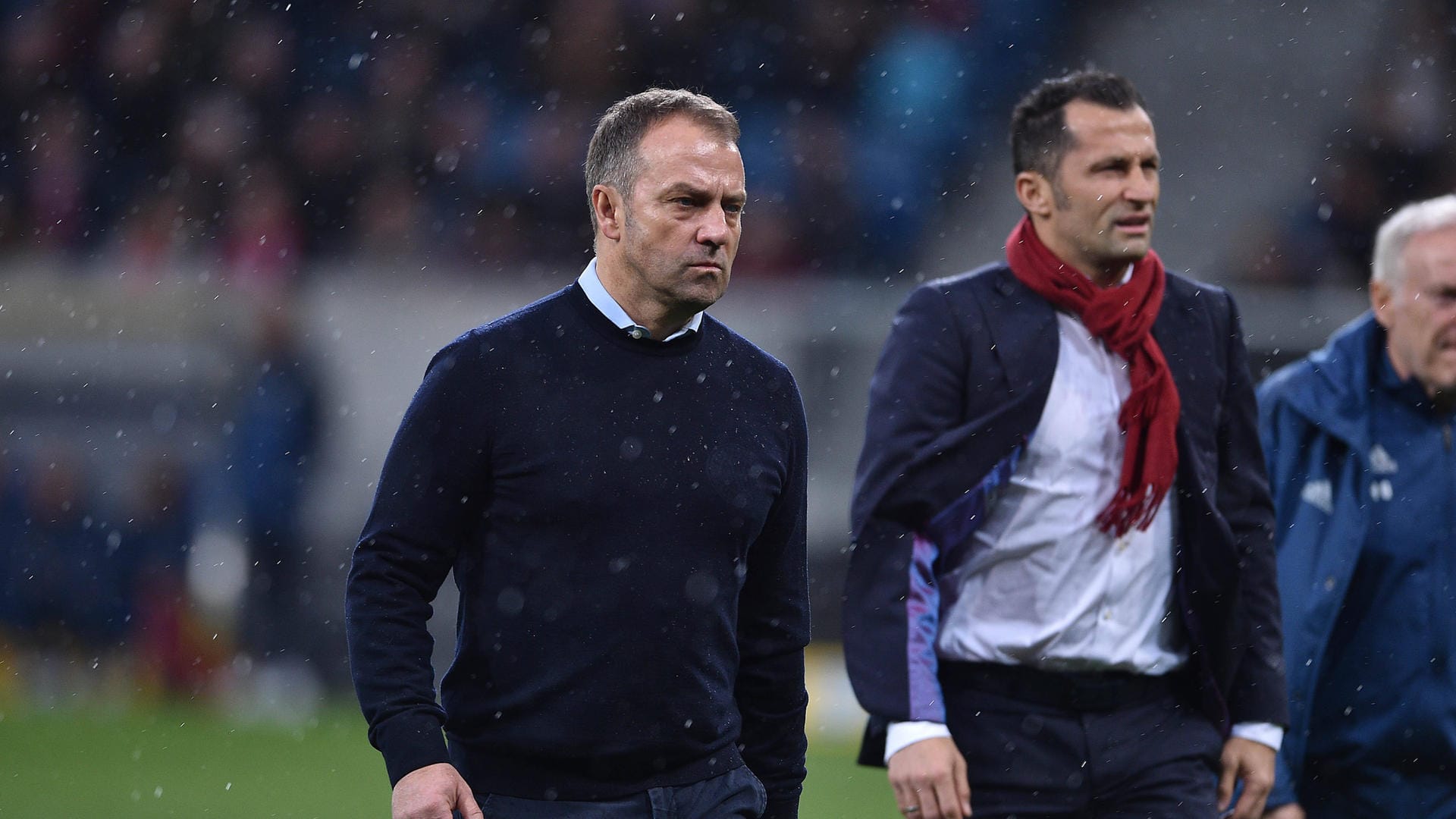 Hansi Flick (l.) und Hasan Salihamidzic: Leserinnen und Leser äußern sich zum Zoff beim FC Bayern.