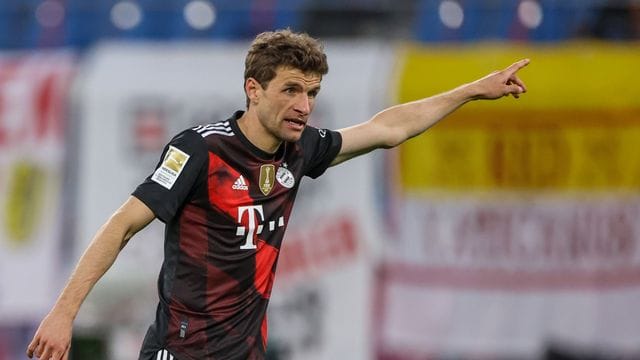 Gibt sich in Sachen EM-Teilnahme entspannt: Bayern-Star Thomas Müller. Gibt sich in Sachen EM-Teilnahme entspannt: Bayern-Star Thomas Müller.
