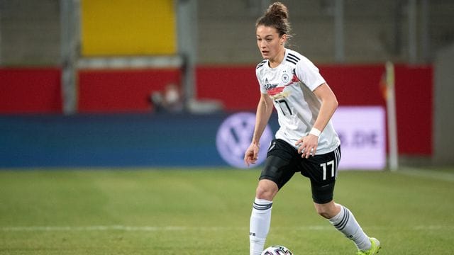 Ein weiterer PCR-Test bei Nationalspielerin Felicitas Rauch zeigte ein negatives Ergebnis. Ein weiterer PCR-Test bei Nationalspielerin Felicitas Rauch zeigte ein negatives Ergebnis.