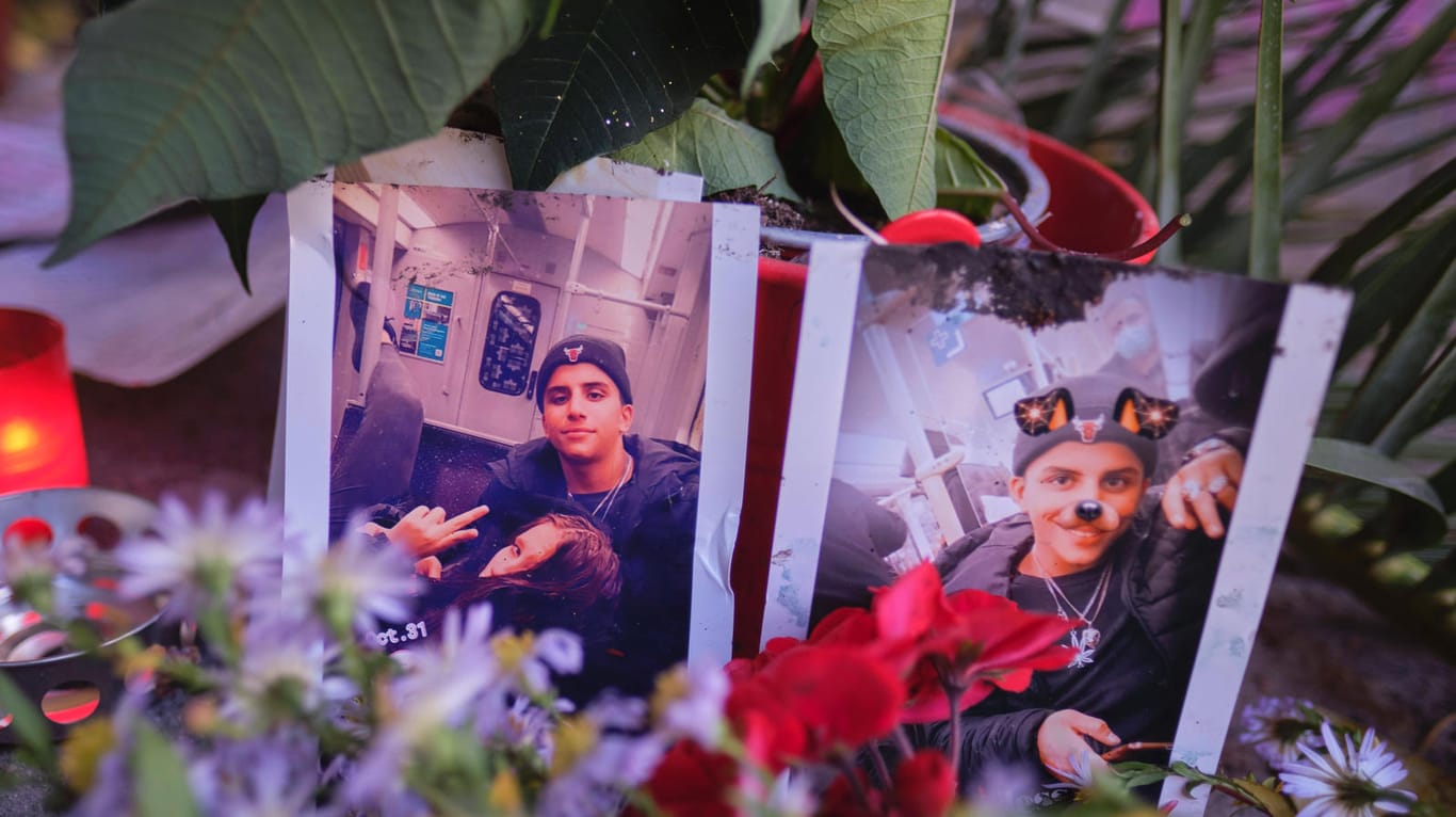 Blumen und Kerzen an der Stelle, wo der 13-jährigen Mohammed A. getötet wurde: Im Prozess hat der Angeklagte eine Tötungsabsicht bestritten.