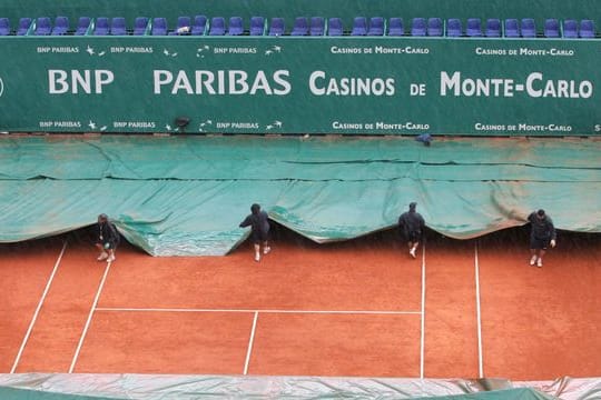 Regen beim Turnier in Monte Carlo.