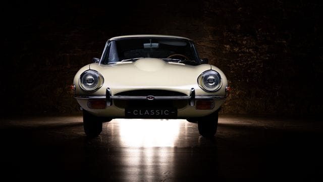 Mehr "Roarrr" als "Miau": Das kurvige Design des potenten E-Types begeistert nun schon seit 60 Jahren.