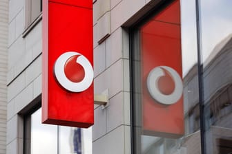 Das Logo von Vodafone: Der Provider streicht einige TV-Sender in manchen Bundesländern.