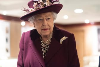 Königin Elizabeth II. in Trauer: Die Queen soll in Zukunft von einem Senior Royal begleitet werden.