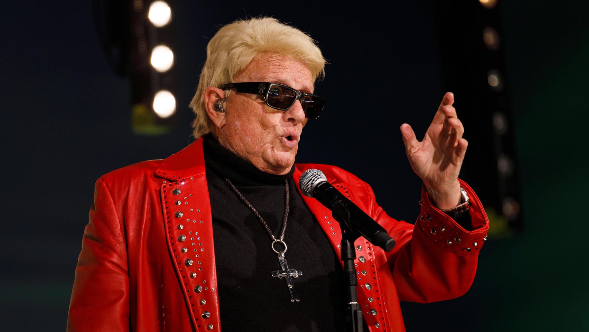 Heino: Der Sänger darf nun doch in Düsseldorf auftreten. Heino: Der Sänger darf nun doch in Düsseldorf auftreten.