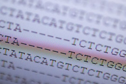 Kann das Coronavirus derart mutieren, dass die Impfstoffe unwirksam werden? Experten gehen davon aus, dass die bisher bekannten Escape-Varianten durch die jetzt verfügbaren Impfstoffe noch gehemmt werden.