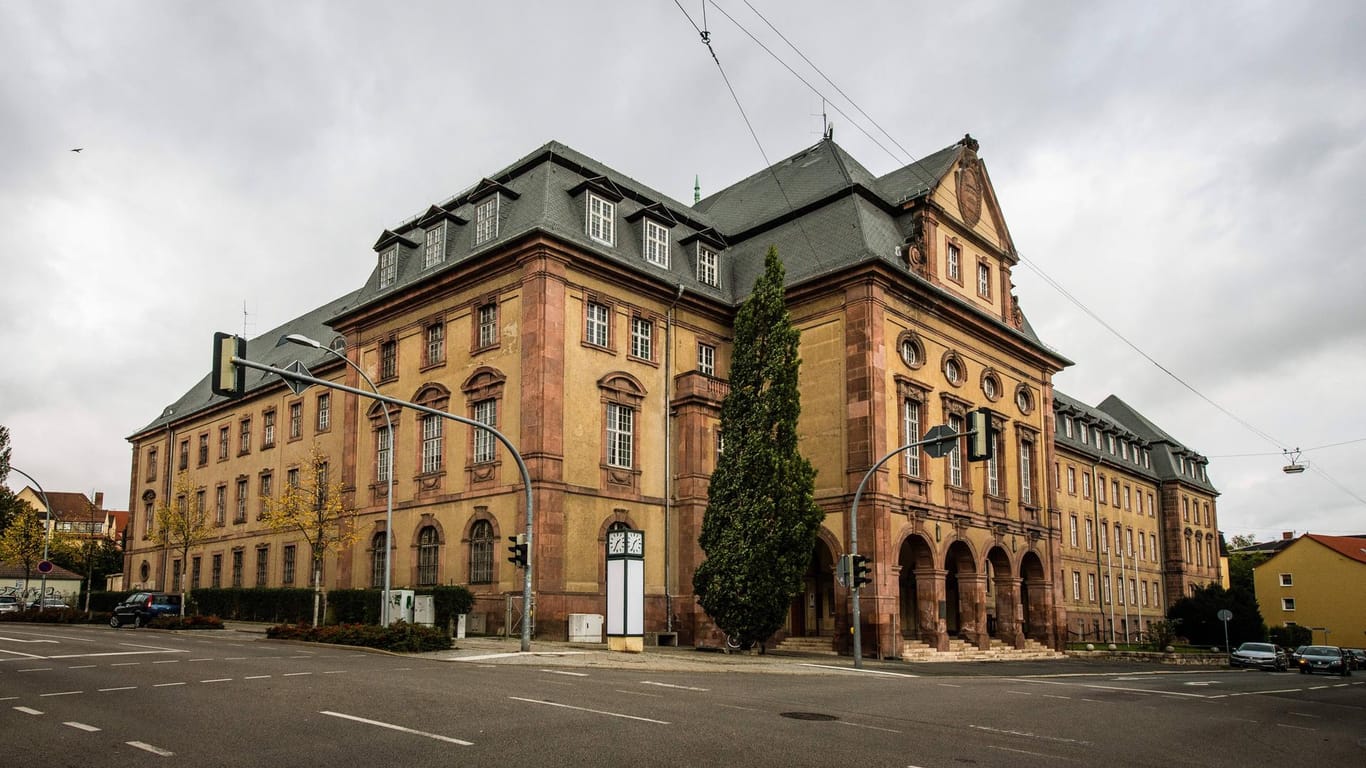 Ein Gebäude des Amtsgerichts Weimar: Gegen einen Richter sind mehrere Strafanzeigen eingegangen.
