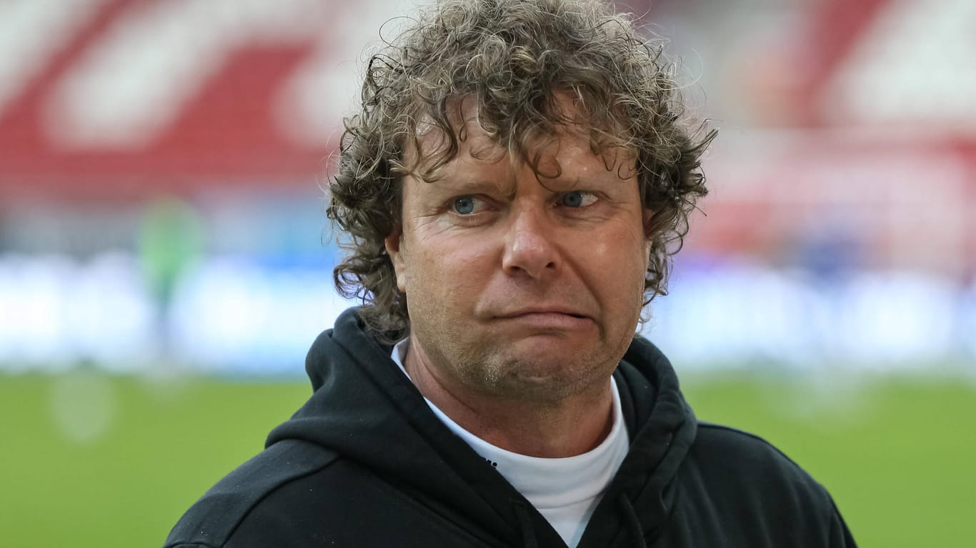 Muss in Uerdingen gehen: Trainer Stefan Krämer.