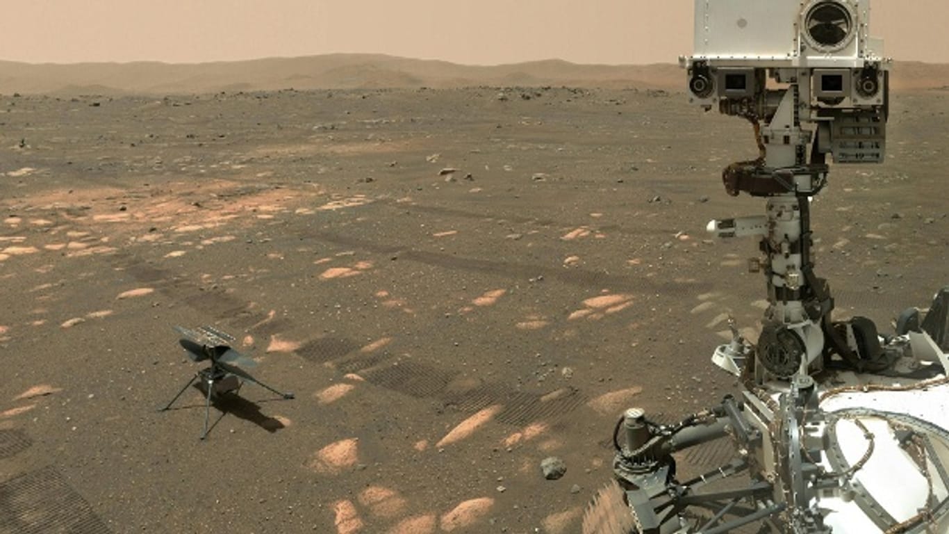 Der Mars-Rover "Perseverance" und sein Hubschrauber.