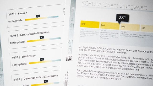 Wie hoch ist das Risiko eines Zahlungsausfalls? Wirtschaftsauskunfteien wie die Schufa bewerten die Bonität von Verbrauchern.