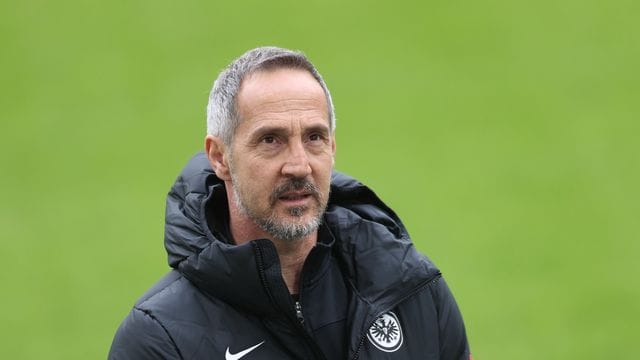 Will vor dem Wechsel nach Gladbach noch mit Eintracht Frankfurt die Champions League erreichen: Trainer Adi Hütter. Will vor dem Wechsel nach Gladbach noch mit Eintracht Frankfurt die Champions League erreichen: Trainer Adi Hütter.