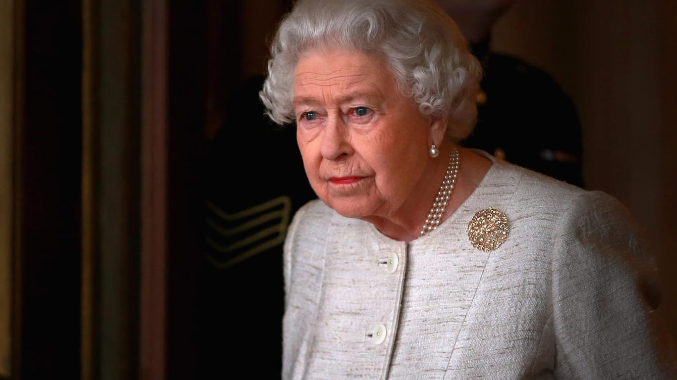 Queen Elizabeth II.: Nach dem Tod ihres Ehemannes hat sie zum ersten Mal wieder eine royale Pflicht erfüllt.
