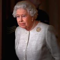 Queen Elizabeth II.: Nach dem Tod ihres Ehemannes hat sie zum ersten Mal wieder eine royale Pflicht erfüllt.