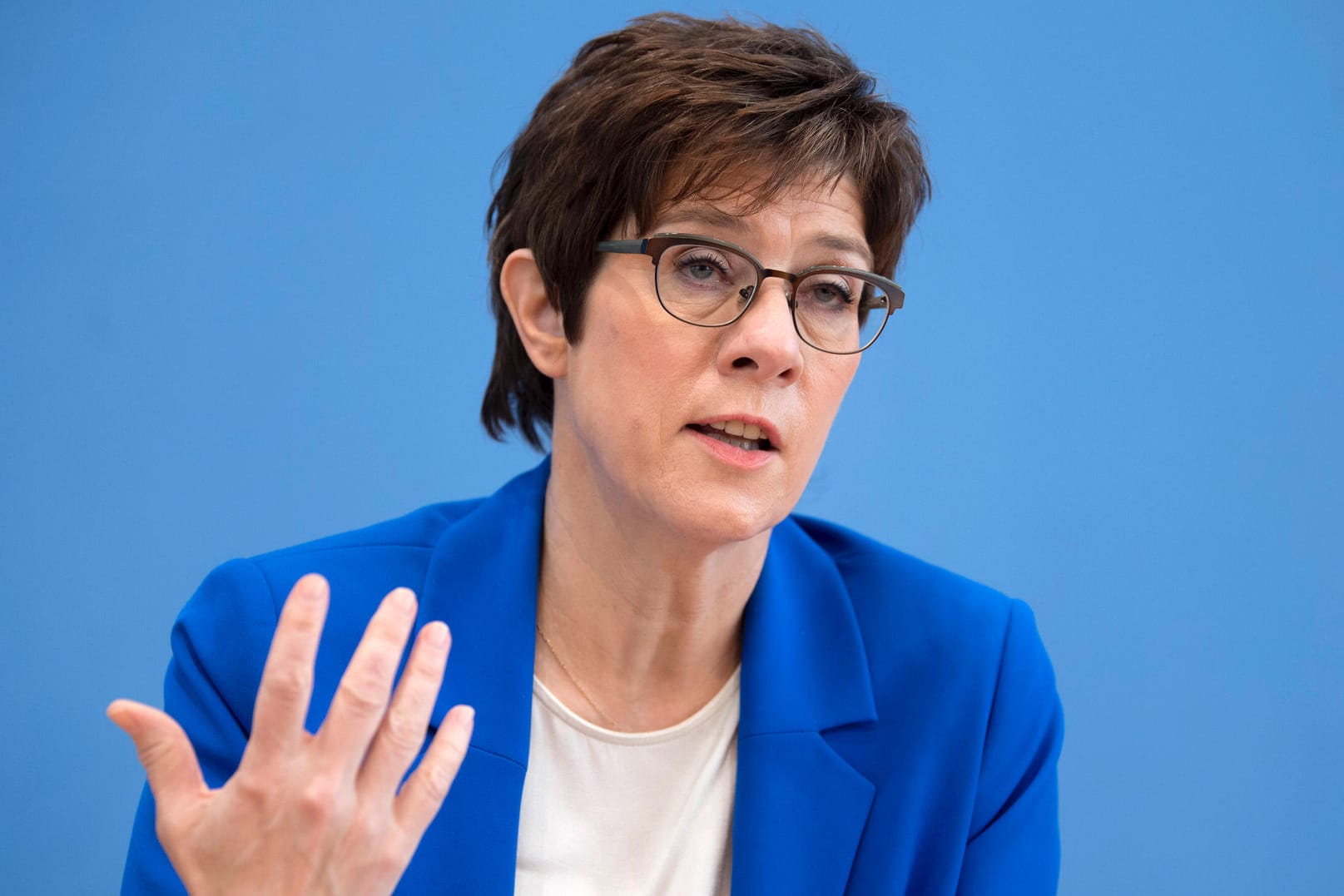 Annegret Kramp-Karrenbauer: Die Verteidigungsministerin ist besorgt angesichts der Situation in der Ostukraine (Archivbild).