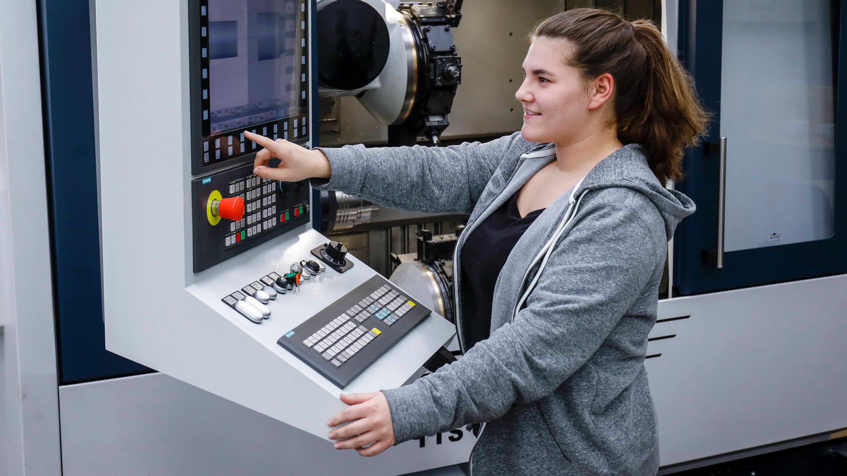 Eine Auszubildende (Symbolbild): 2020 haben so wenige Menschen in Deutschland eine Ausbildung begonnen wie noch nie seit der Wiedervereinigung.