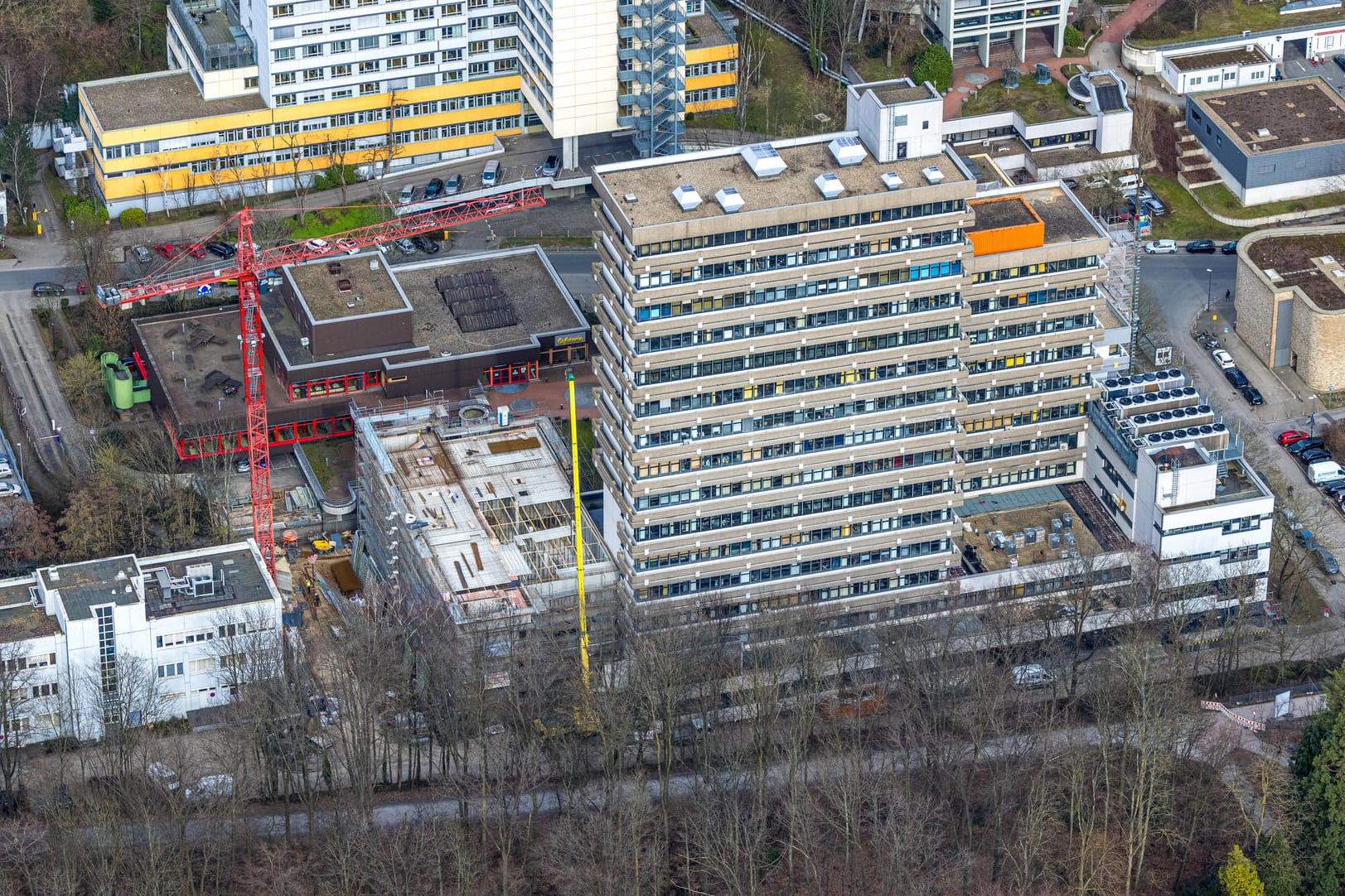 Das Universitätsklinikum Essen (Archivbild): Die Intensivstationen müssen immer mehr Covid-19-Patienten behandeln.