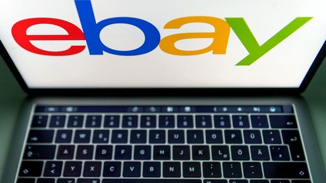 Das Ebay-Logo ist auf dem Bildschirm eines Laptops zu sehen (Symbolbild): Händler aus Nürnberg haben im Lockdown einen Online-Marktplatz gestartet. Das Ebay-Logo ist auf dem Bildschirm eines Laptops zu sehen (Symbolbild): Händler aus Nürnberg haben im Lockdown einen Online-Marktplatz gestartet.