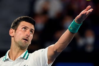 Hat sein Auftaktmatch in Monte Carlo klar gewonnen: Novak Djokovic in Aktion.