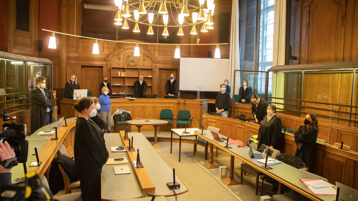 Gerichtssaal des Landgerichts Berlin: Dem Angeklagten (nicht im Bild) werden unter anderem sechs Vergewaltigungen sowie eine versuchte Vergewaltigung zur Last gelegt.