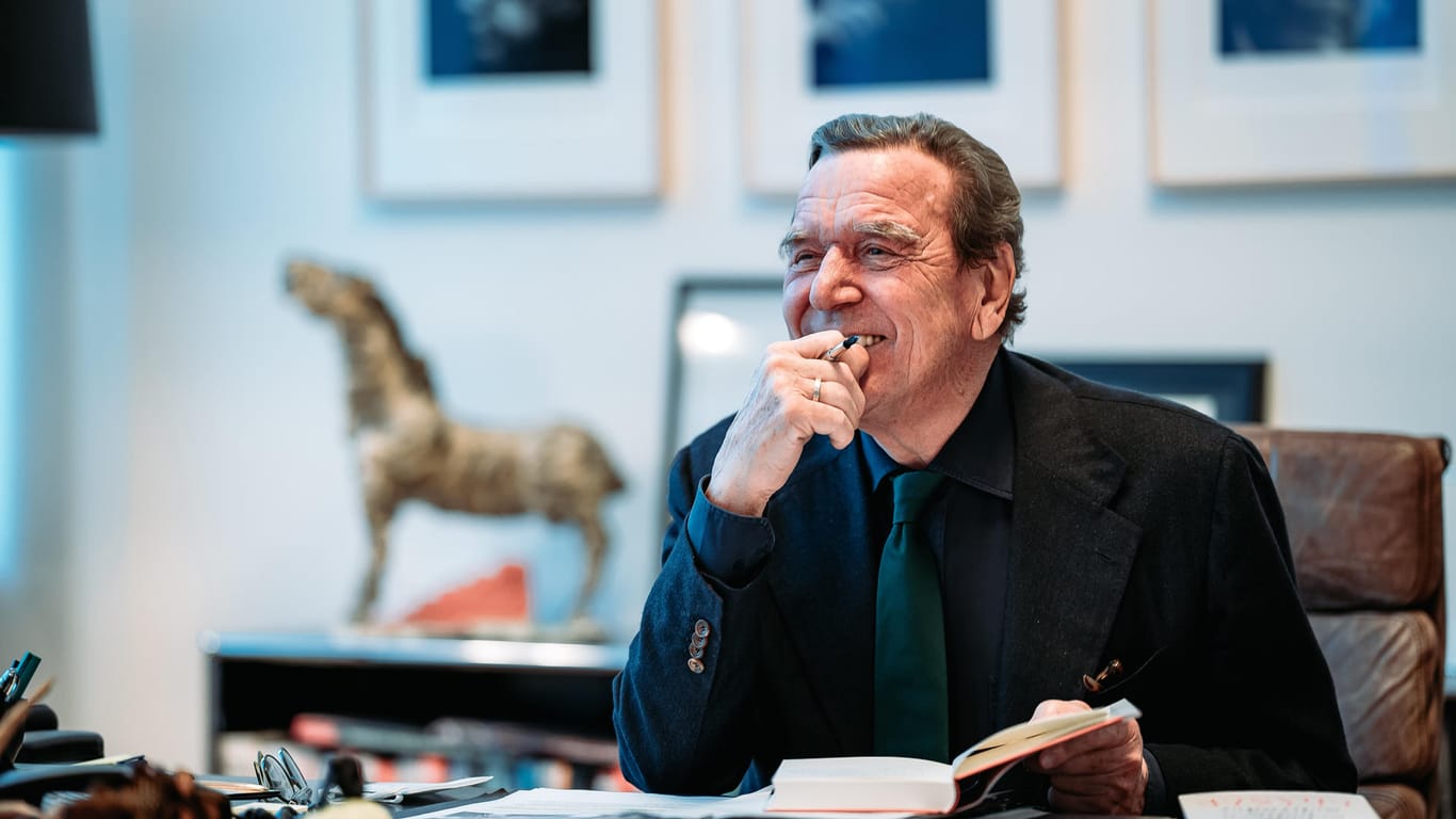 Gerhard Schröder: "In einer Demokratie braucht es die Fähigkeit, sowohl zu führen als auch zu überzeugen."