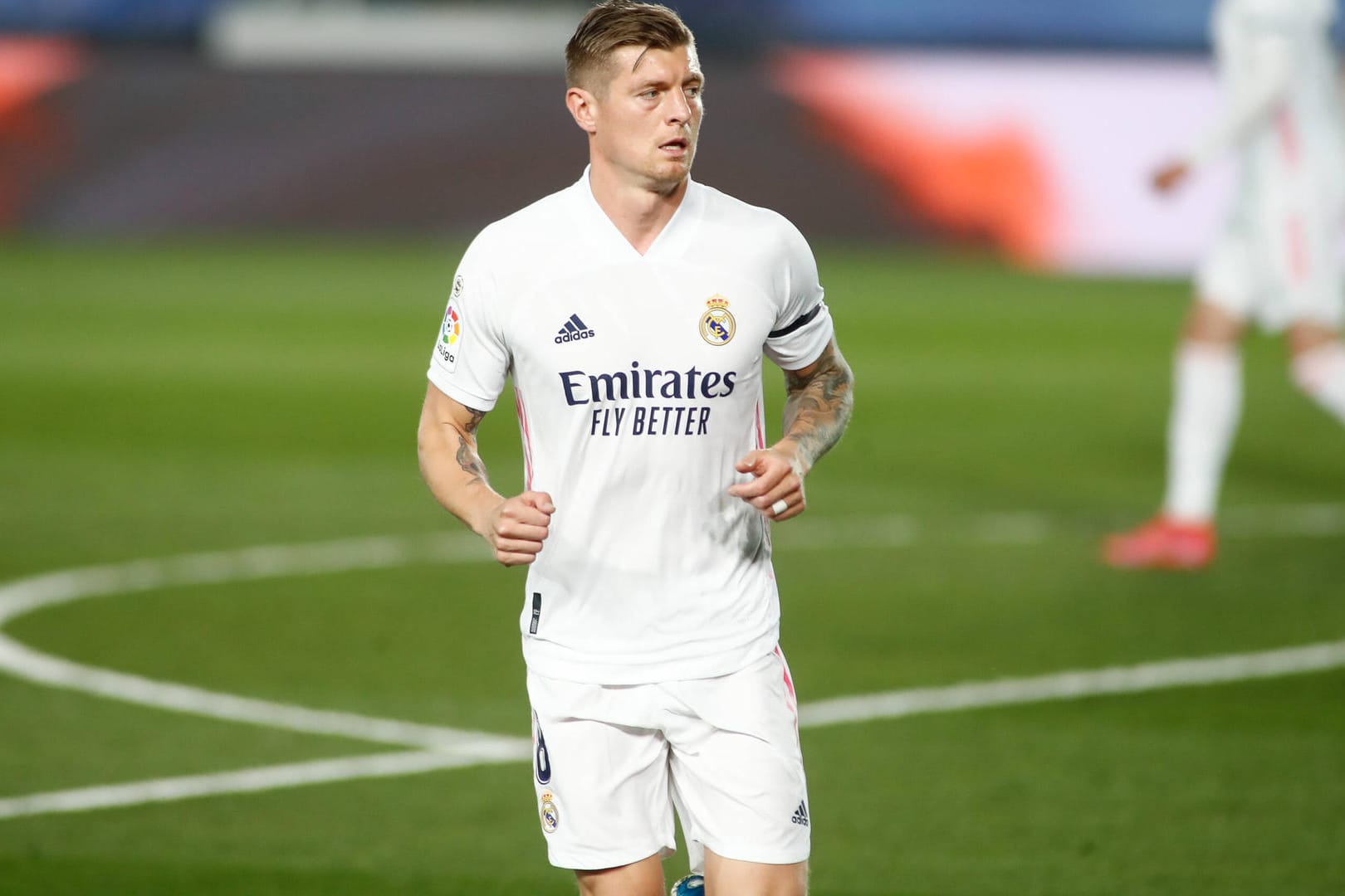 Toni Kroos: Der Real-Spieler und sein Team wurden von gegnerischen Fans attackiert.