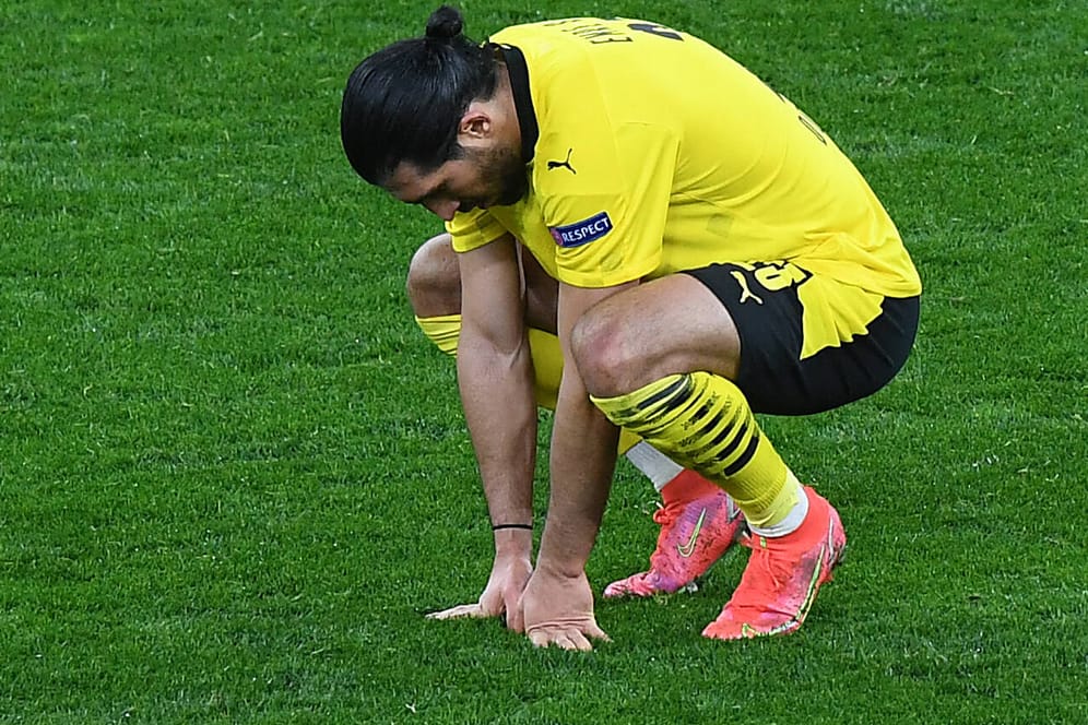 Am Boden zerstört: Dortmunds Emre Can im Spiel gegen Manchester City.