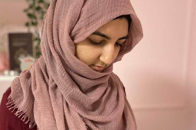 Anisha Khan: Die Kölnerin fastet jedes Jahr. Ihr gefällt, dass in den Wochen des Ramadan die Familie näher zusammenrückt.