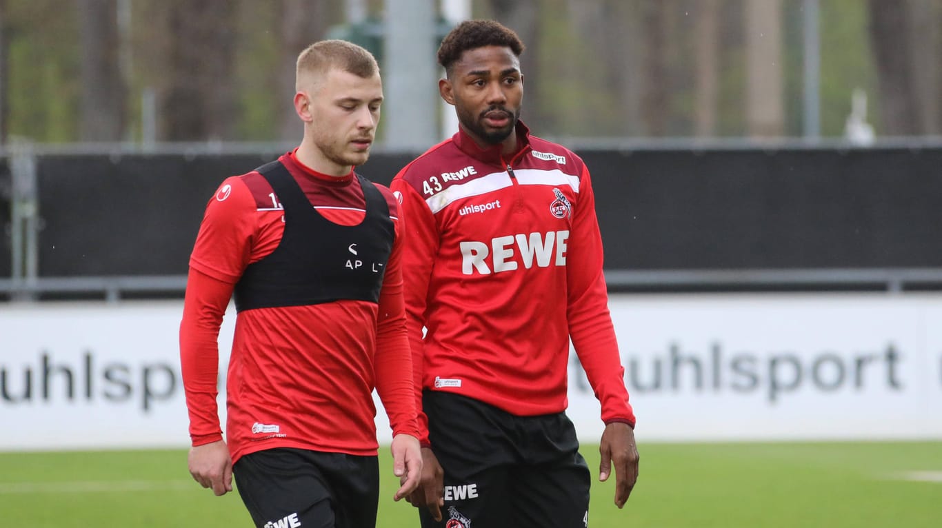 Max Meyer (l.) und Emmanuel Dennis beim Training des 1. FC Köln (Archivbild): Die bisher aussortierten Spieler können mit Funkel wieder Hoffnung schöpfen.