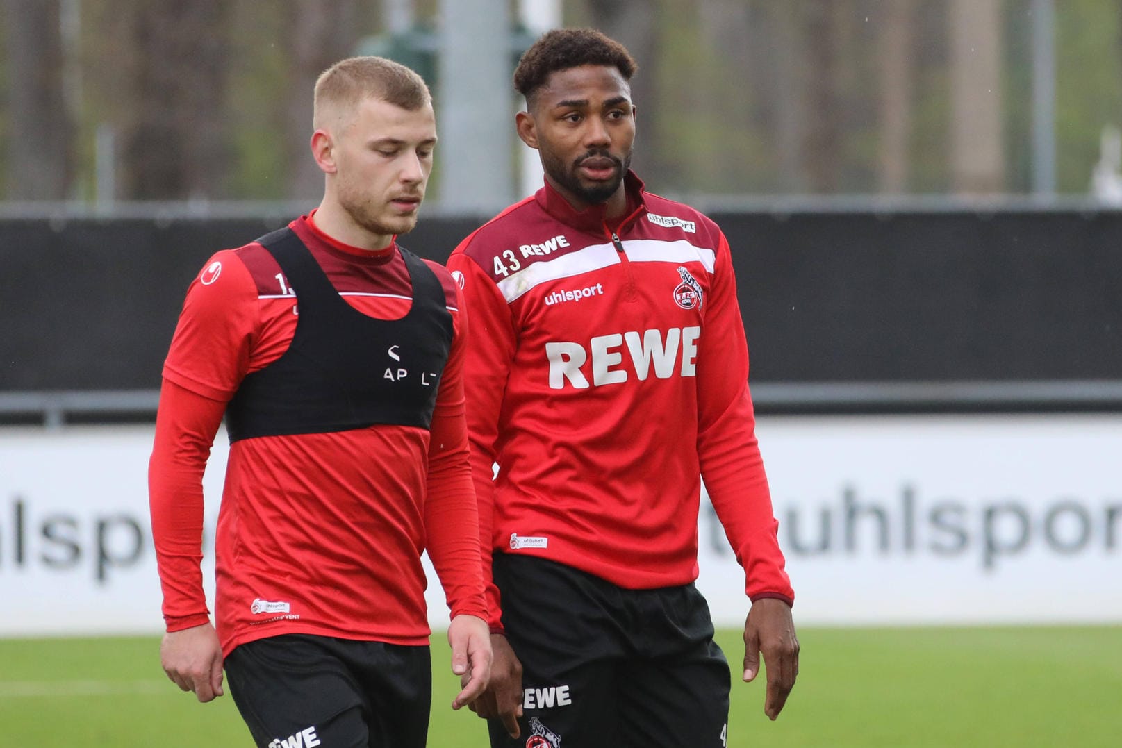 Max Meyer (l.) und Emmanuel Dennis beim Training des 1. FC Köln (Archivbild): Die bisher aussortierten Spieler können mit Funkel wieder Hoffnung schöpfen.