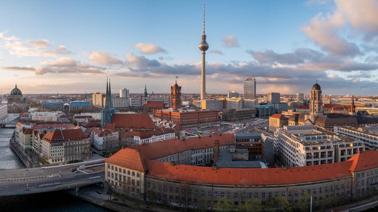 Blick auf Berliner Panorama (Symbolbild): Der umstrittene Mietendeckel ist gekippt worden.