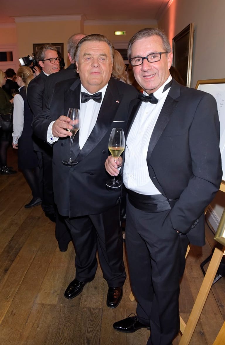 Helmut Thoma und Jan Hofer: Der Ex-Manager und der Ex-"Mr. Tagesschau" im April 2016 beim "Champagnepreis für Lebensfreude" in Hamburg