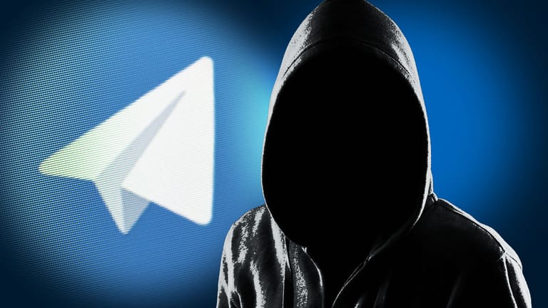 Das Telegram-Logo und ein Mann in Hoodie: Auf Telegram sammeln sich oft Extremisten.