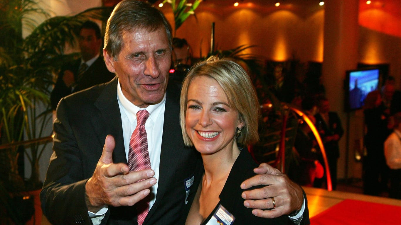 Julia Jäkel: Hier ist die ehemalige Vorsitzende der Bertelsmann Content Alliance mit ihrem Ehemann Ulrich Wickert 2007 beim Deutschen Medienpreis zu sehen.