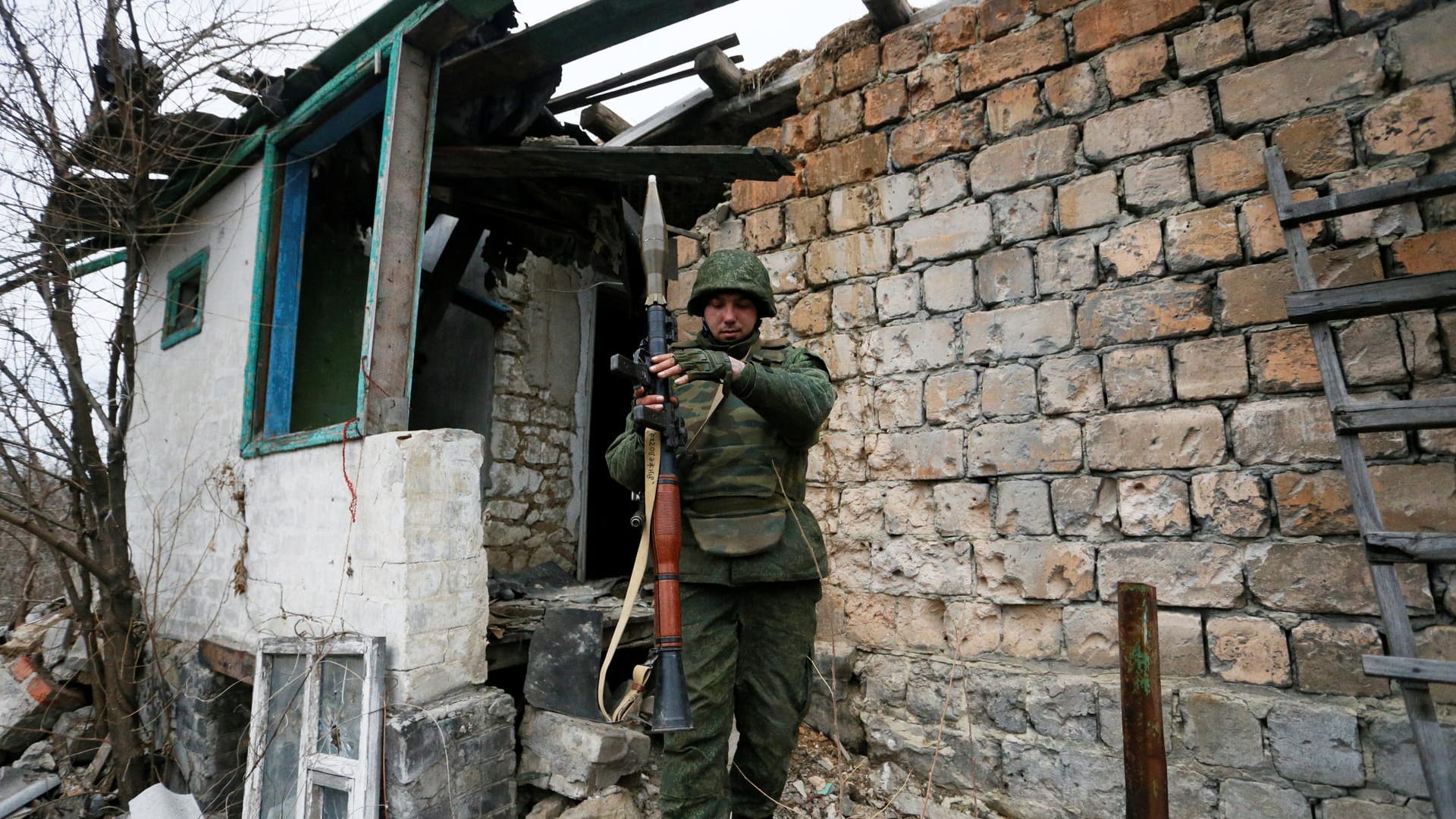 Pro-russischer Soldat in Luhansk: Die Kämpfe haben seit Januar deutlich zugenommen.