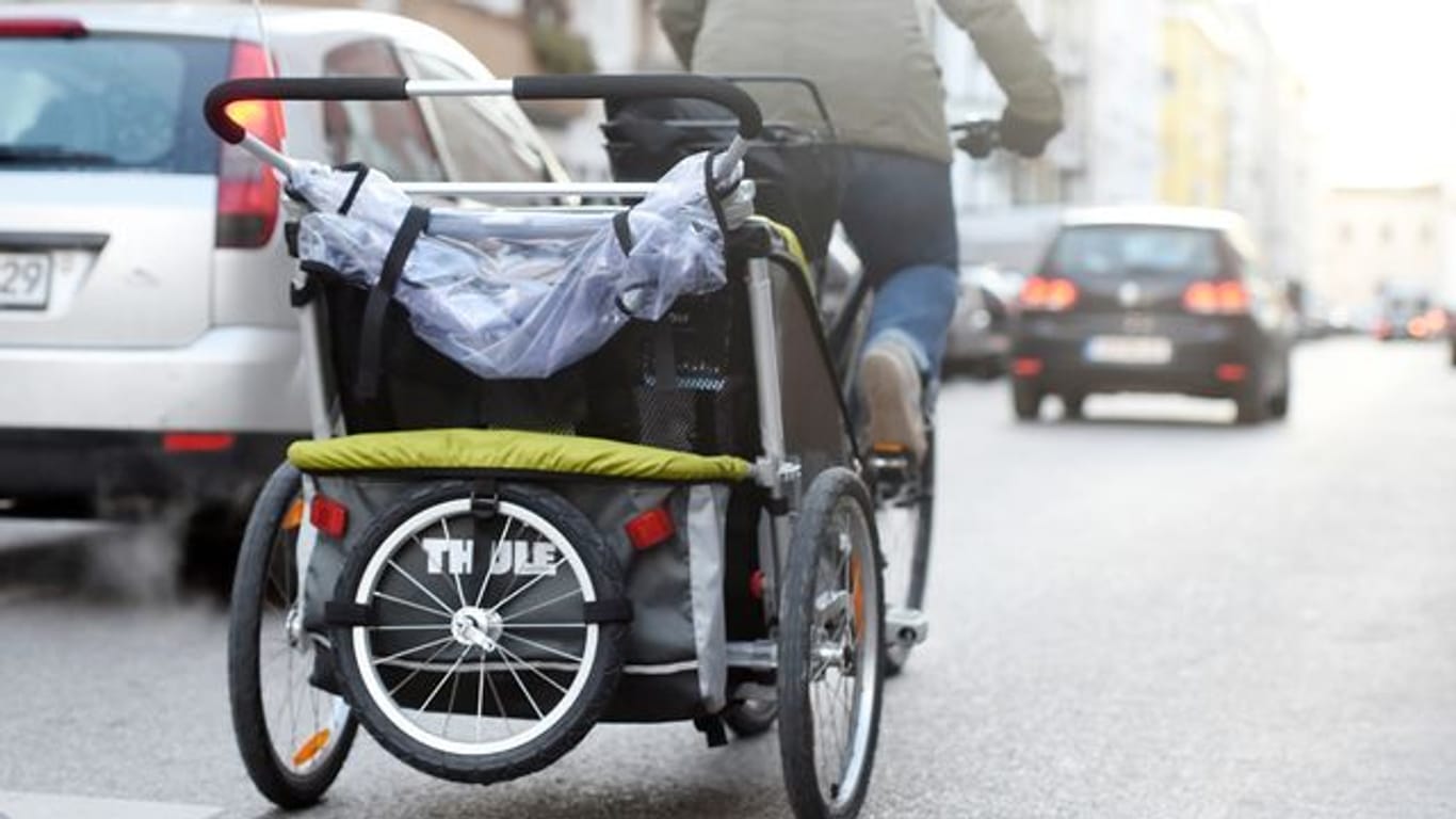 Stauraumerweiterung: Wer oft viel mit dem Fahrrad transportiert, freut sich über einen "Kofferraum" in Form eines Anhängers.