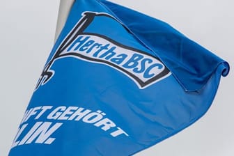 Nach dem vierten Corona-Fall hat Hertha BSC die Absetzung der kommenden Spiele beantragt.