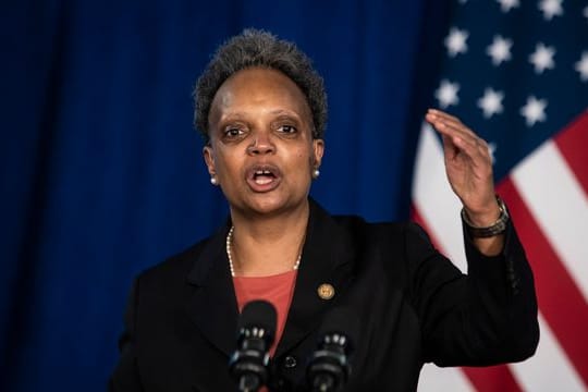 Chicagos Bürgermeisterin Lori Lightfoot ruft die Bürger der US-Metropole zur Ruhe auf.