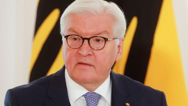 Will den Blick nicht nur auf diejenigen richten, die an den Folgen des Virus gestorben sind: Frank-Walter Steinmeier. Will den Blick nicht nur auf diejenigen richten, die an den Folgen des Virus gestorben sind: Frank-Walter Steinmeier.