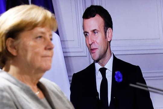 Bundeskanzlerin Angela Merkel während Videokonferenz mit Frankreichs Präsidenten Emmanuel Macron.