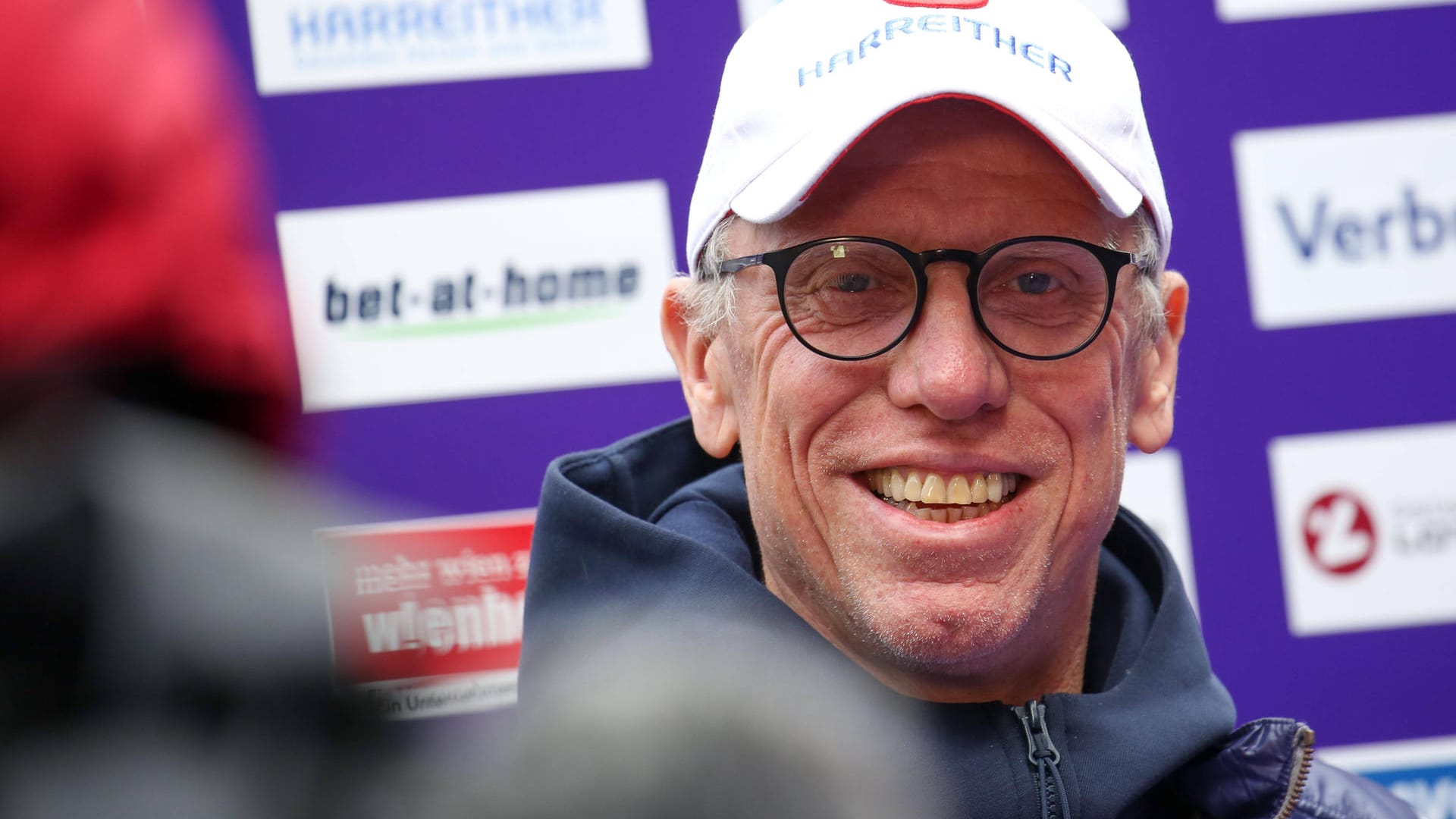 Peter Stöger (55): Der Ex-Fußballer trainiert derzeit die Austria Wien. Eine Rückkehr zum 1. FC Köln hat er bislang nicht ausgeschlossen.