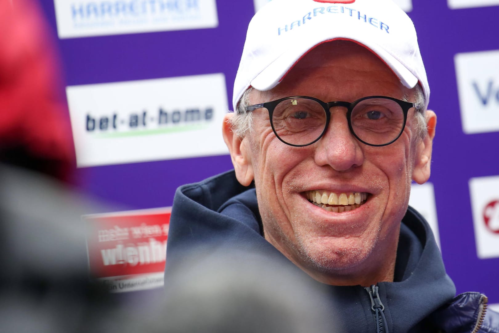 Peter Stöger (55): Der Ex-Fußballer trainiert derzeit die Austria Wien. Eine Rückkehr zum 1. FC Köln hat er bislang nicht ausgeschlossen.