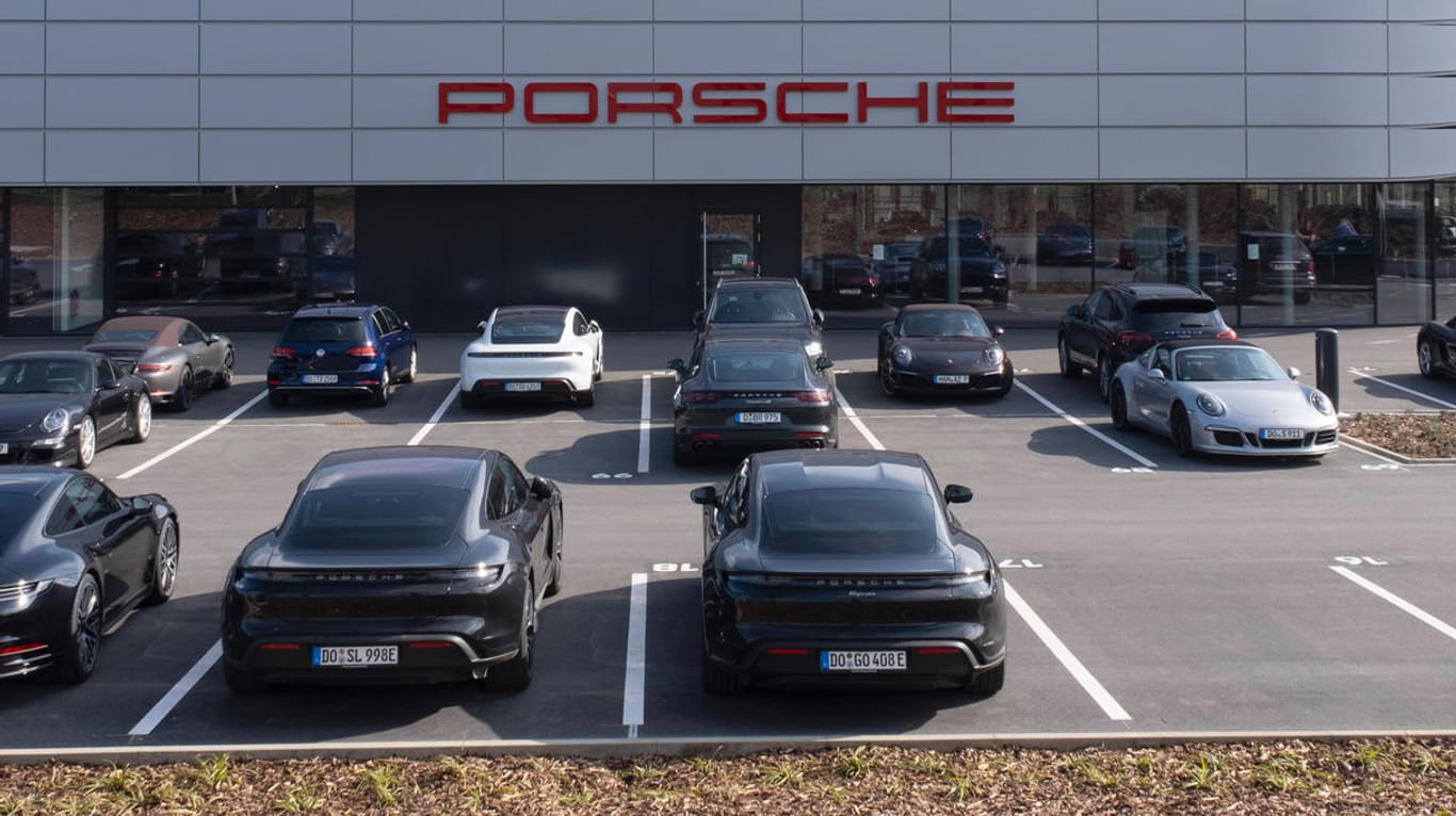 Porsche-Zentrum Dortmund (Symbolbild): Der Sportwagenbauer steigerte seinen Absatz.
