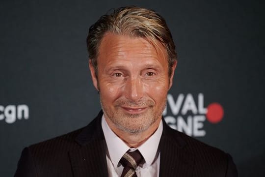 Der dänische Schauspieler Mads Mikkelsen bei einer Preisverleihung 2020.