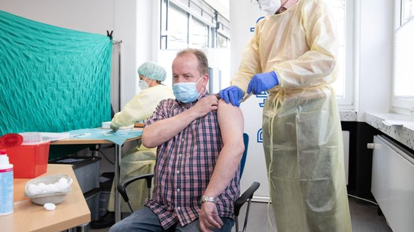 Die Impfkampagne in Deutschland gegen das Coronavirus hatte Ende 2020 begonnen.