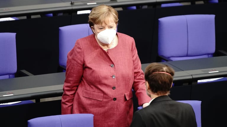 Angela Merkel im deutschen Bundestag: Die Kanzlerin wurde am 16. April mit Astrazeneca geimpft.
