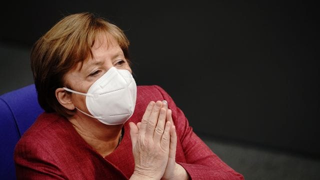 Bundeskanzlerin Merkel hat ihre erste Schutzimpfung gegen das Coronavirus erhalten. Bundeskanzlerin Merkel hat ihre erste Schutzimpfung gegen das Coronavirus erhalten.