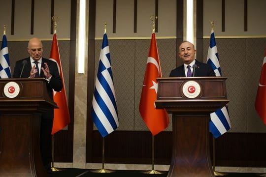 Das Treffen von Nikos Dendias (l), Außenminister von Griechenland, und Mevlüt Cavusoglu, Außenminister der Türkei, in Ankara sorgte für Aufsehen.