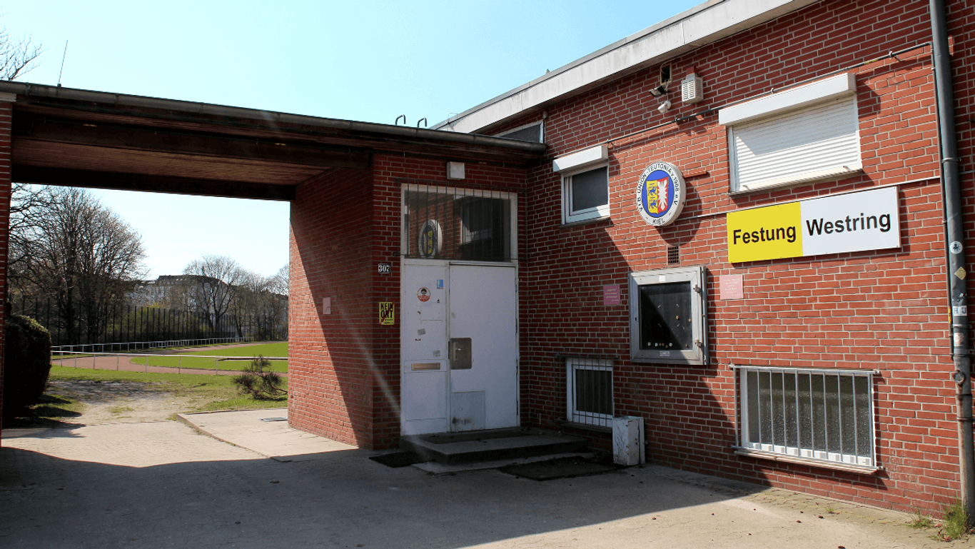 Das Sportlerheim des Fußballvereins VfB Union-Teutonia Kiel. Die Mitglieder wollen verhindern, dass dort eine Kundgebung von Corona-Gegnern stattfindet.