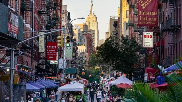 In den USA werden Mutanten des Coronavirus in rund jedem zweiten Infektionsfall nachgewiesen. In den USA werden Mutanten des Coronavirus in rund jedem zweiten Infektionsfall nachgewiesen.