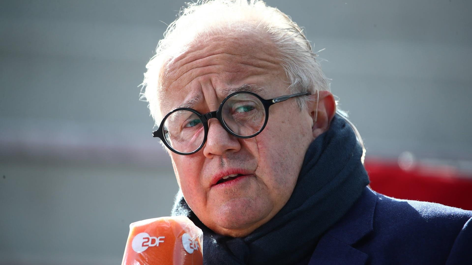 DFB-Praesident Fritz Keller bei eine Interview. Landes- und Regionalverbände üben an ihm angeblich massive Kritik. DFB-Praesident Fritz Keller bei eine Interview. Landes- und Regionalverbände üben an ihm angeblich massive Kritik.
